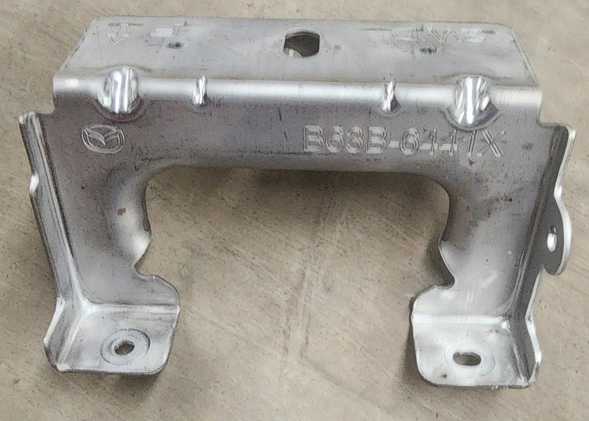 3 REAR CONSOLE BRACKET