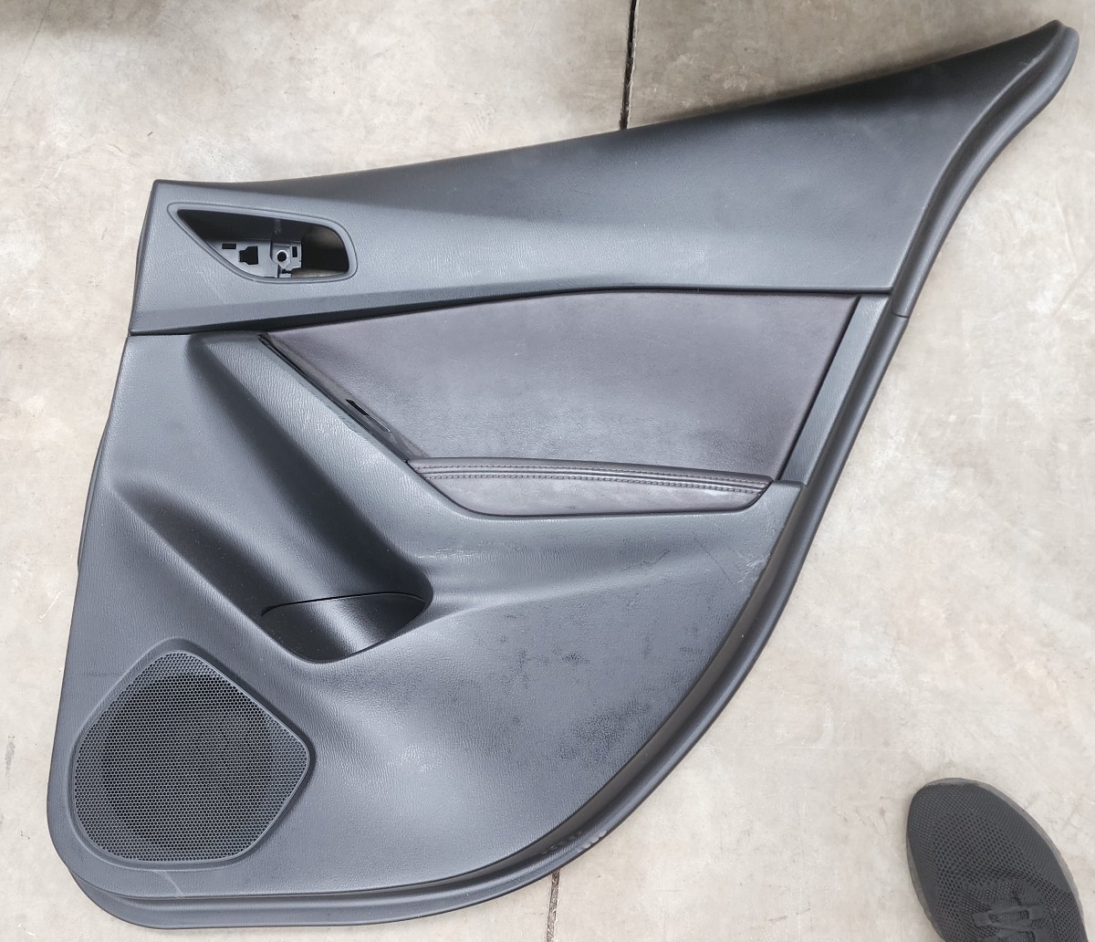 3 RIGHT REAR DOOR PANEL