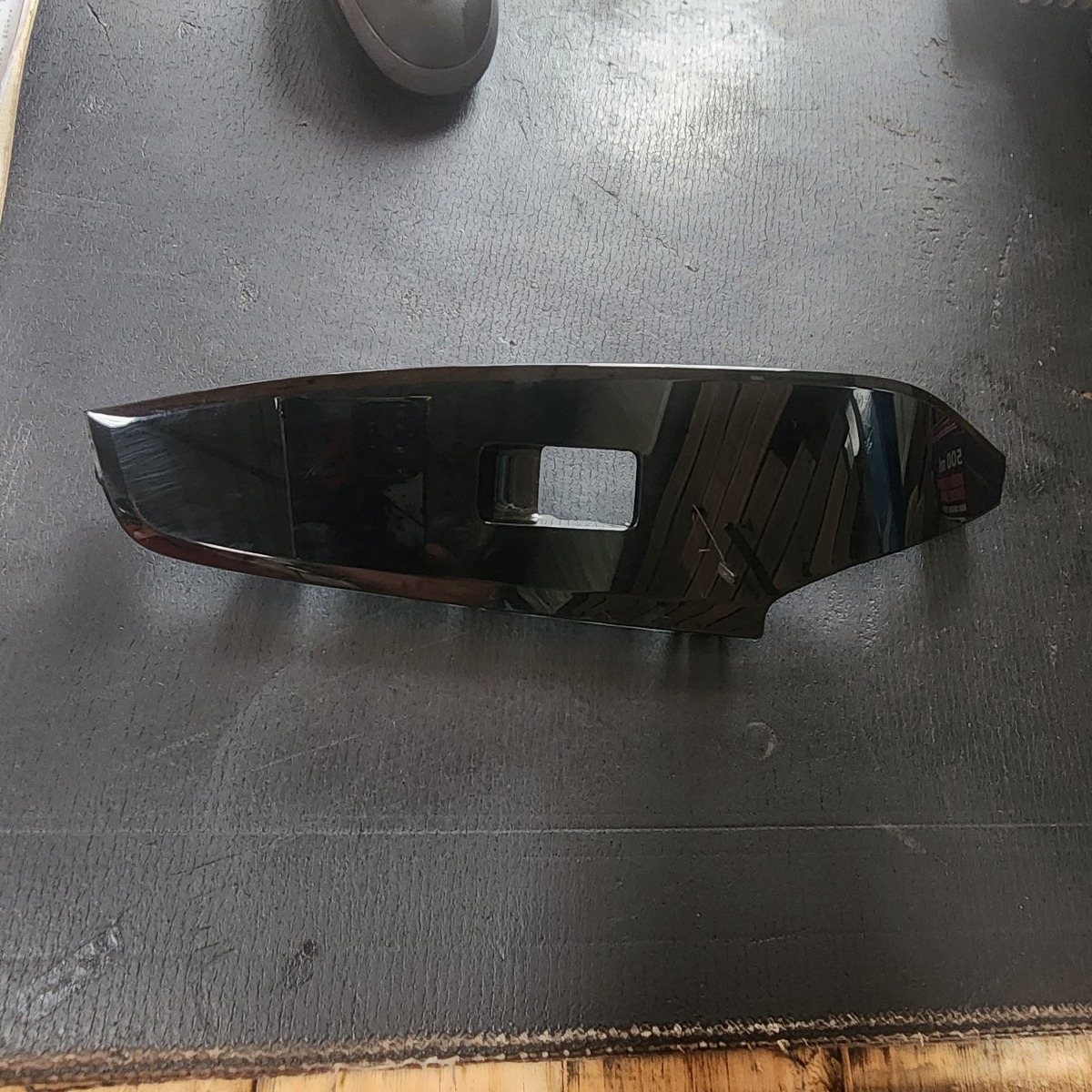 3 RIGHT REAR WINDOW SWITCH TRIM