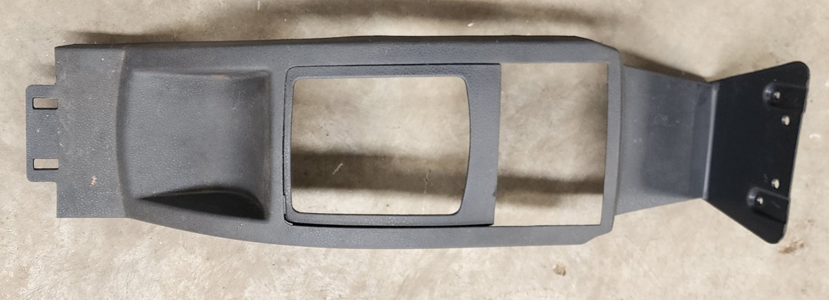 POLO 3/VIVO CENTRE CONSOLE TRIM