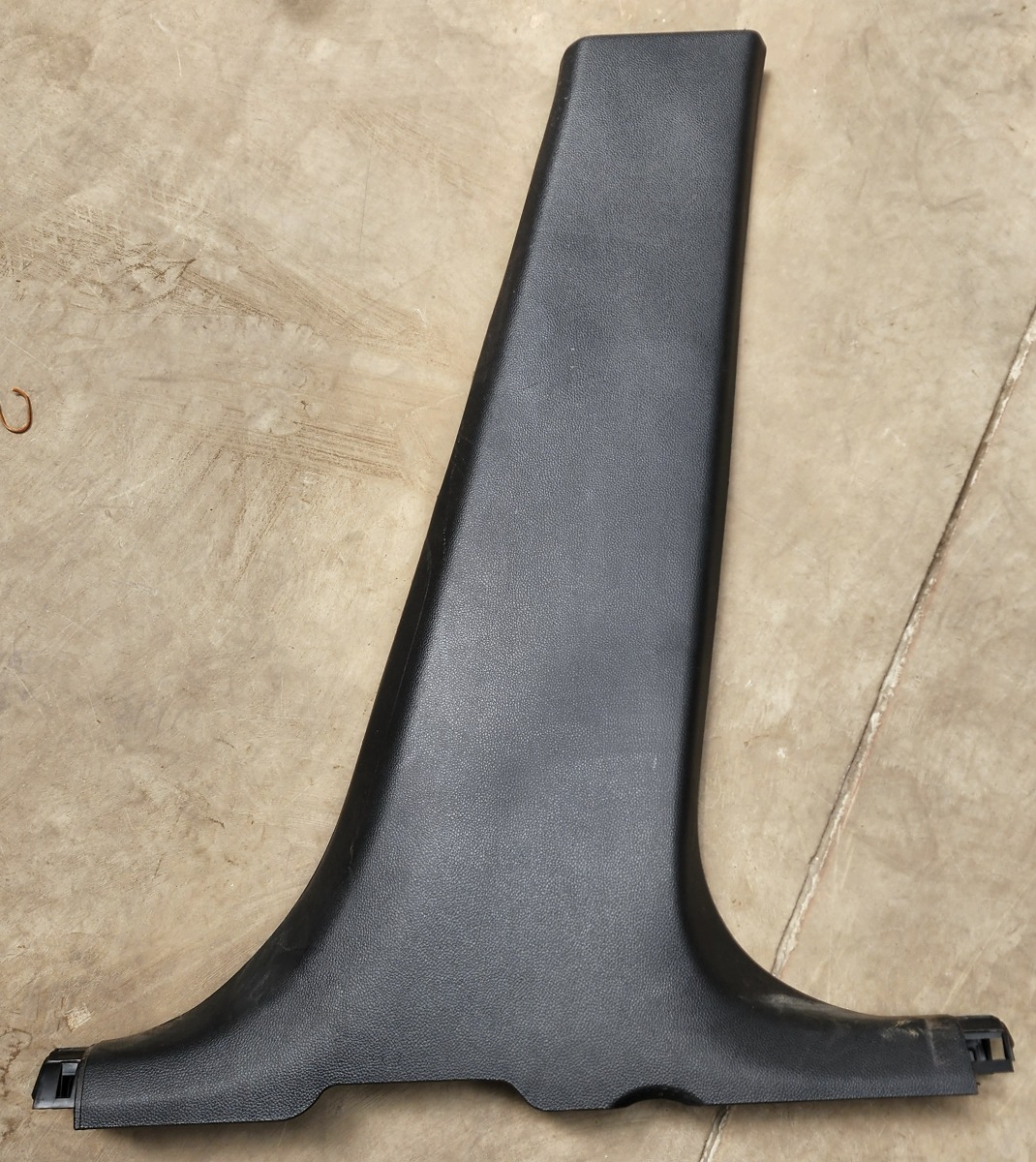 SWIFT RIGHT B PILLAR TRIM
