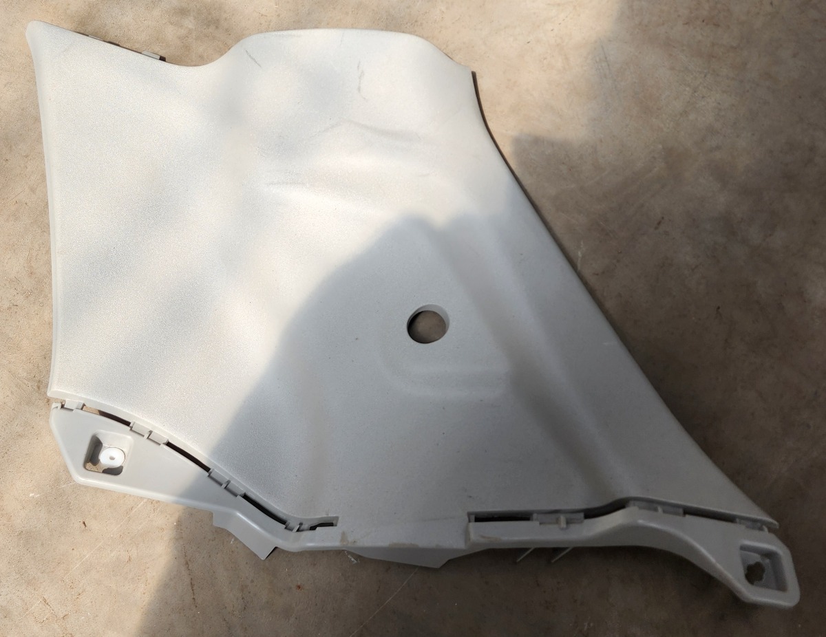 SWIFT RIGHT C-PILLAR TRIM
