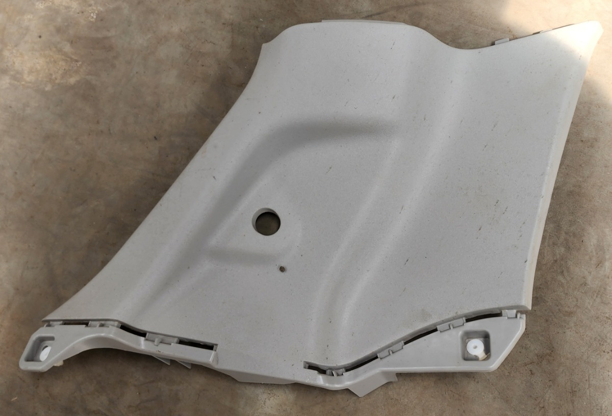 SWIFT LEFT C-PILLAR TRIM