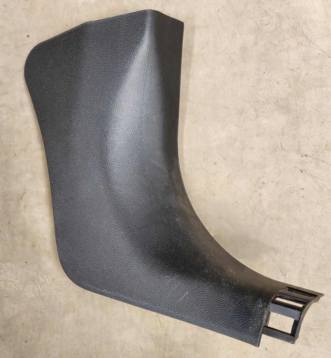 SWIFT RIGHT FRONT LOWER A PILLAR TRIM