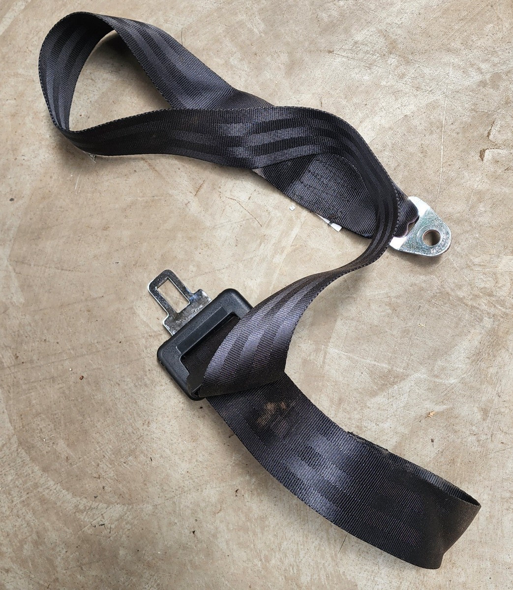 SWIFT REAR CENTRE SEAT BELT