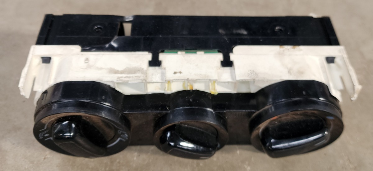POLO VIVO HEATER CONTROLS