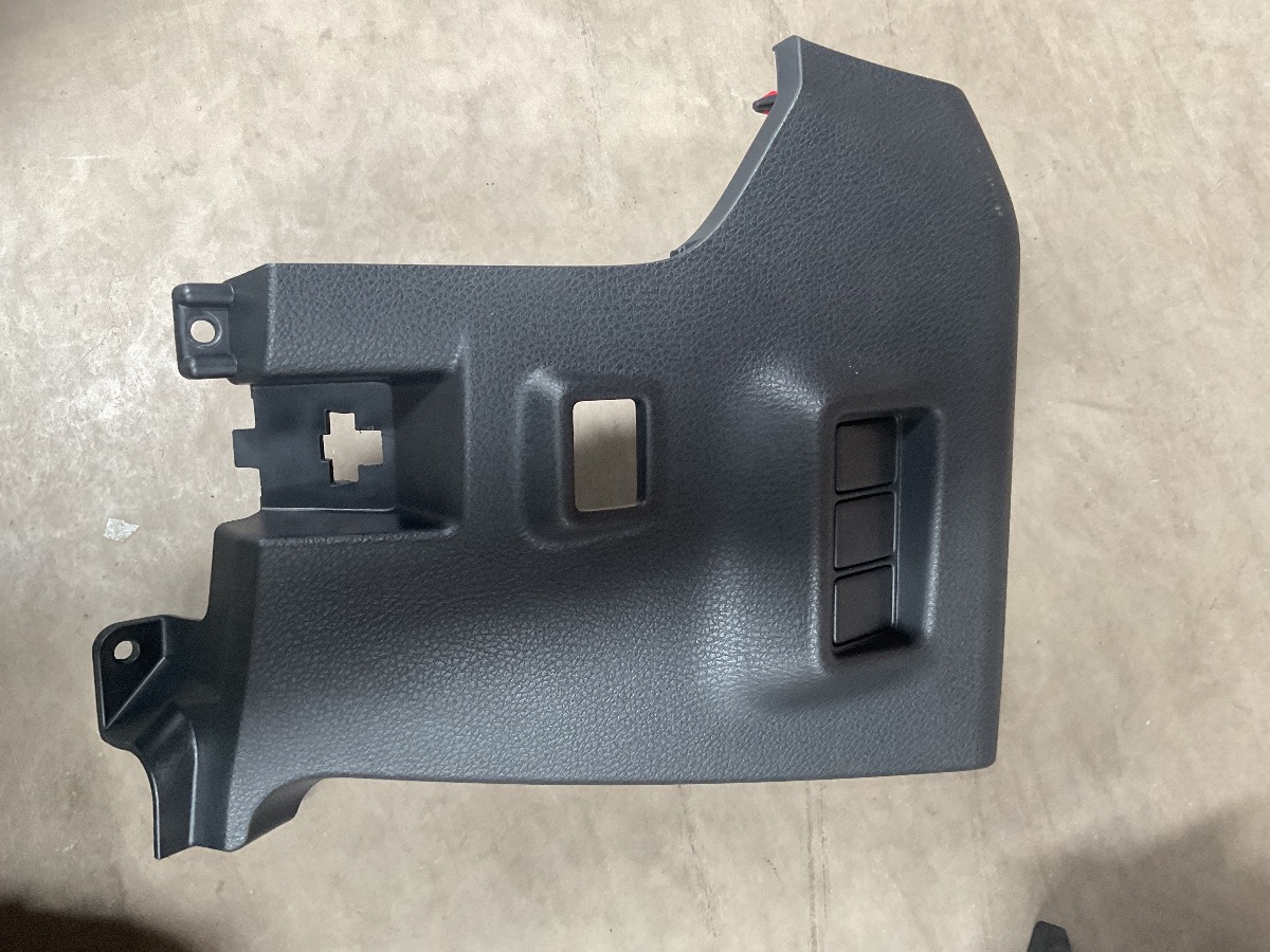 CH-R INSTRUMENT MODULE COVER RIGHT