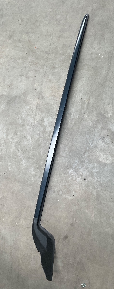 CH-R WINDSCREEN MOULDING RIGHT