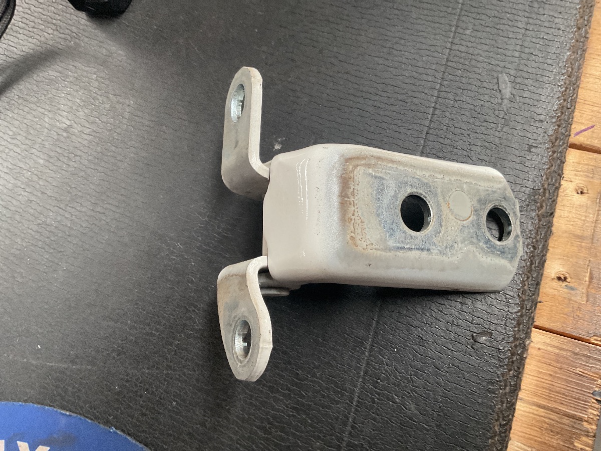 C-HR LEFT REAR UPPER DOOR HINGE