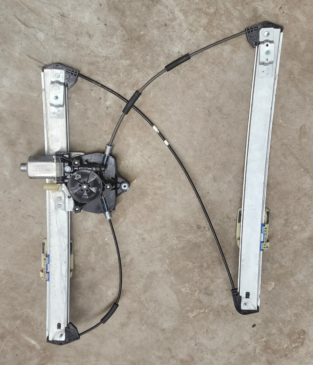 TERRITORY RIGHT FRONT WINDOW MECH