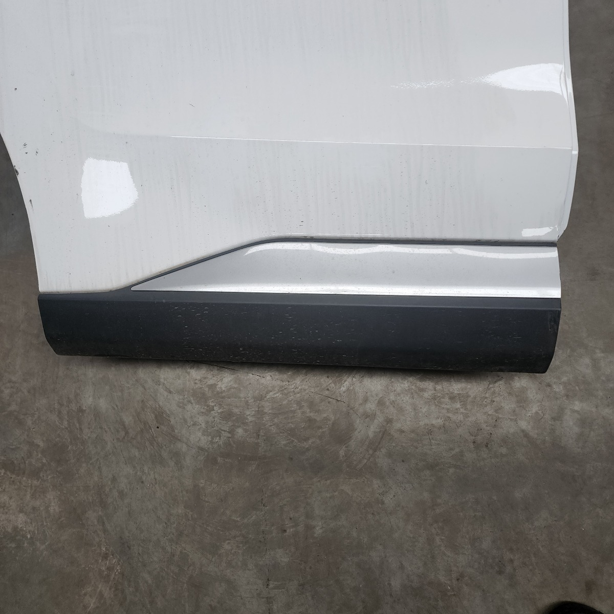 TERRITORY RIGHT REAR DOOR SHELL