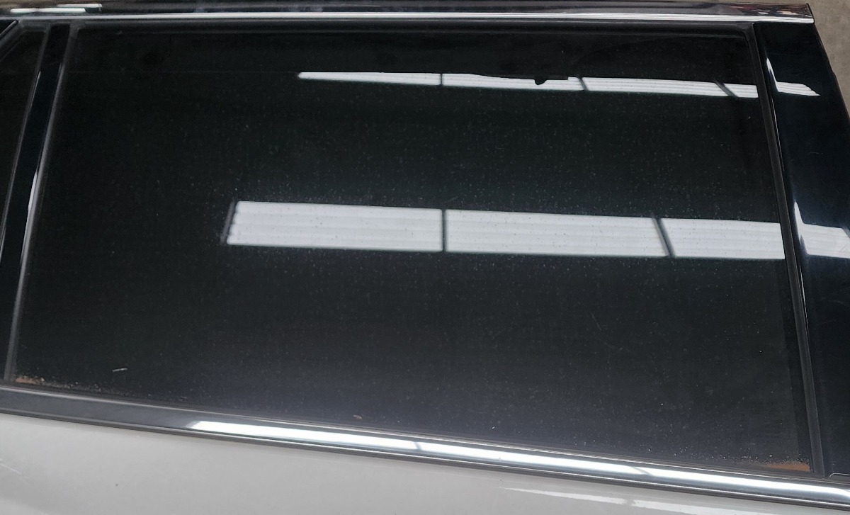 TERRITORY RIGHT REAR DOOR GLASS