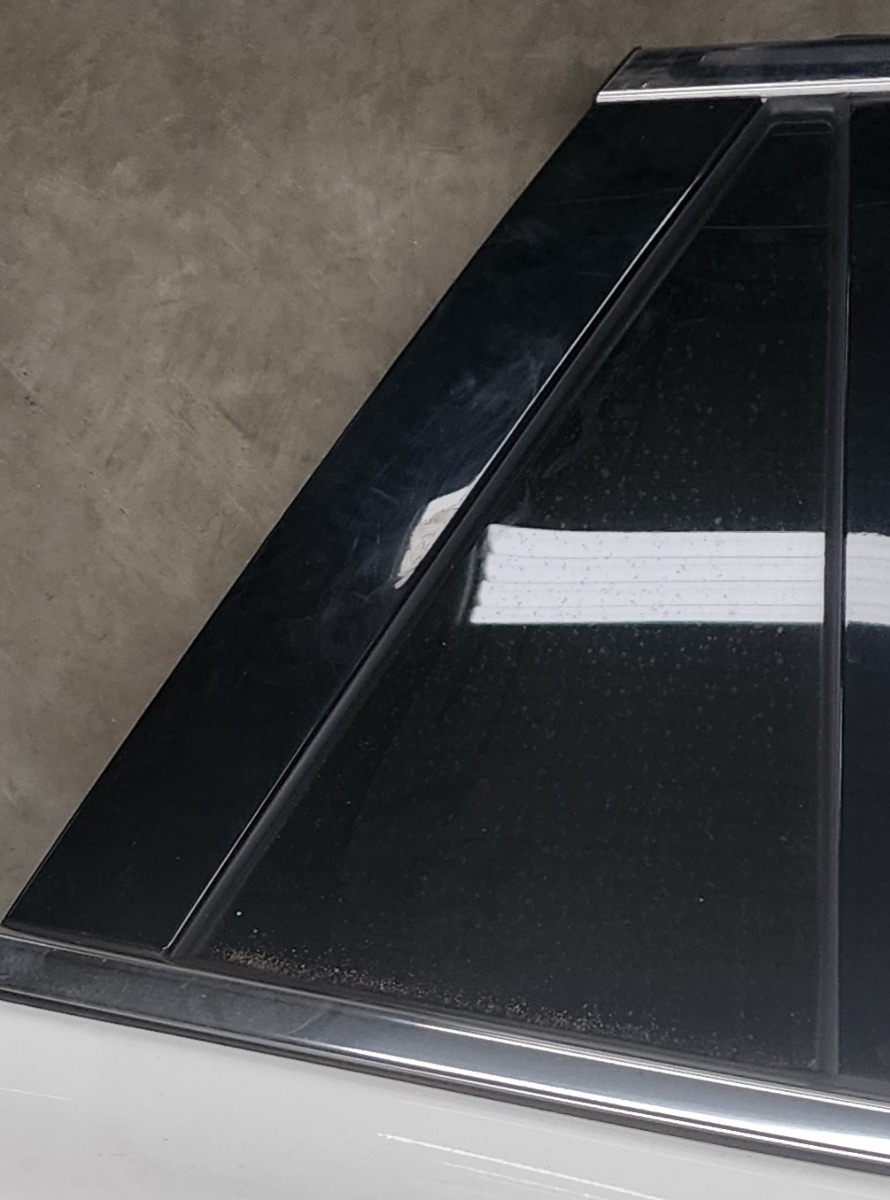 TERRITORY RIGHT REAR DOOR QUARTER GLASS