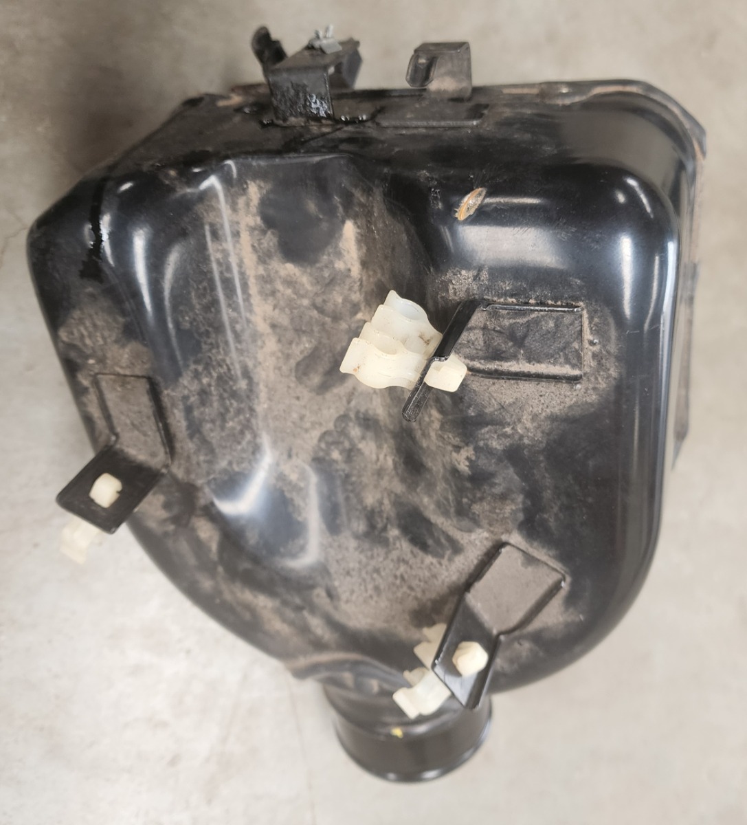Np300 Air Filter Int Housing