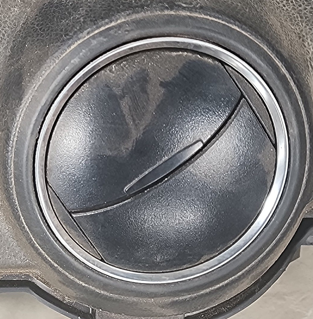 SWIFT CENTRE DASH VENT