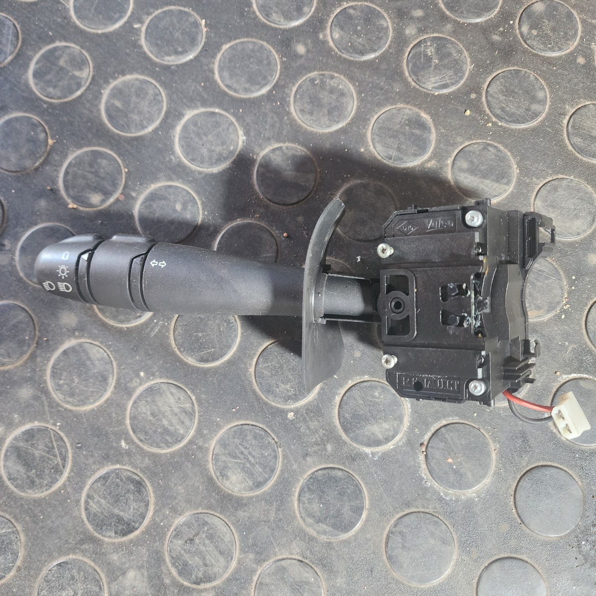 NP200 - Headlamp Switch