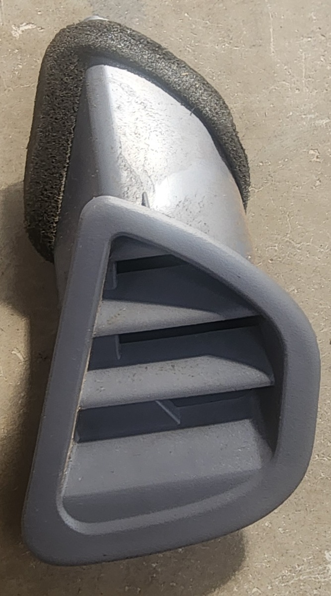 NP300 LEFT DASH VENT