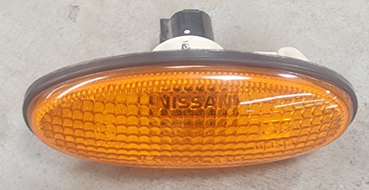 NP300 SIDE FLASHER R=L