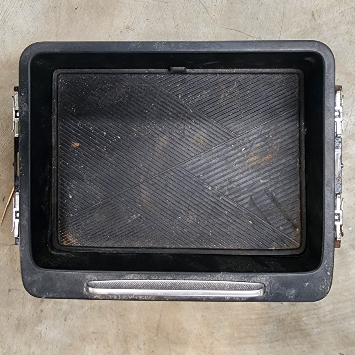 TERRITORY CENTRE CONSOLE TRAY
