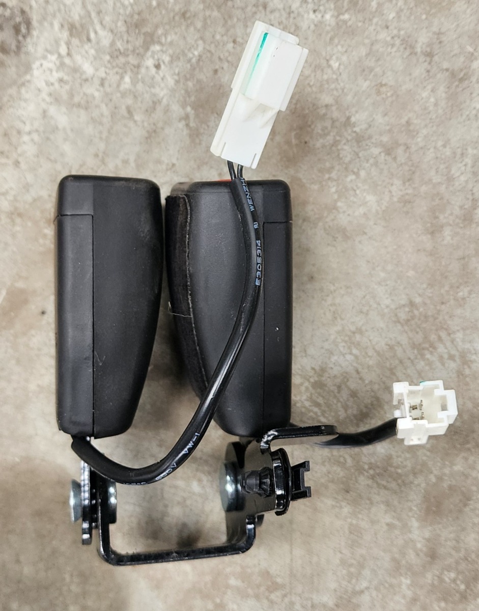 TERRITORY REAR CENTRE SEAT BELT STALK SET