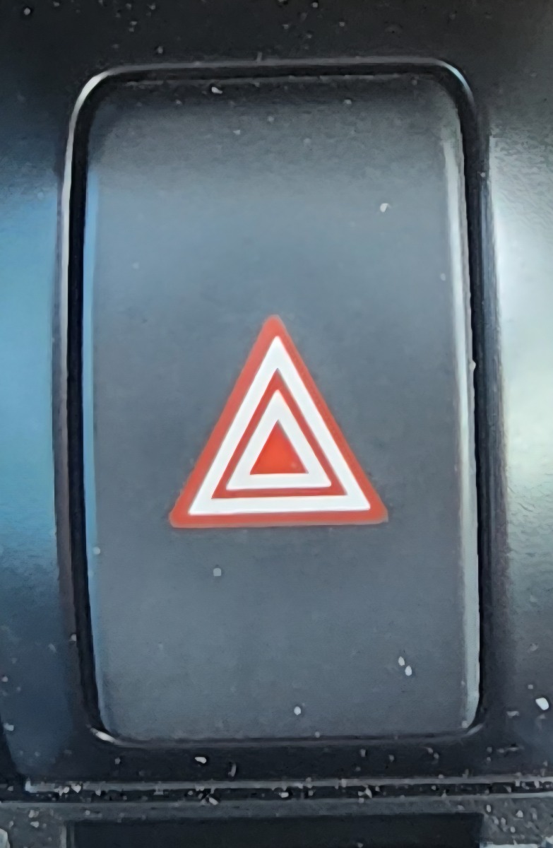 C-HR HAZARD SWITCH