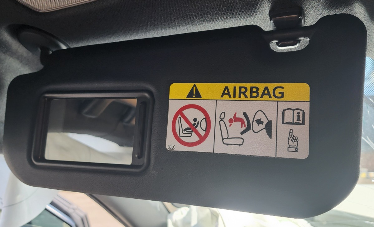 C-HR LEFT SUNVISOR