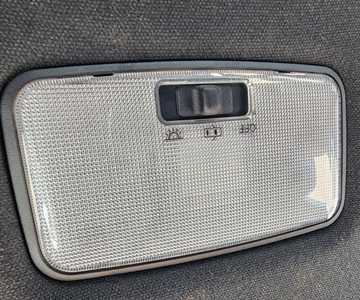 C-HR CENTRE DOME LIGHT