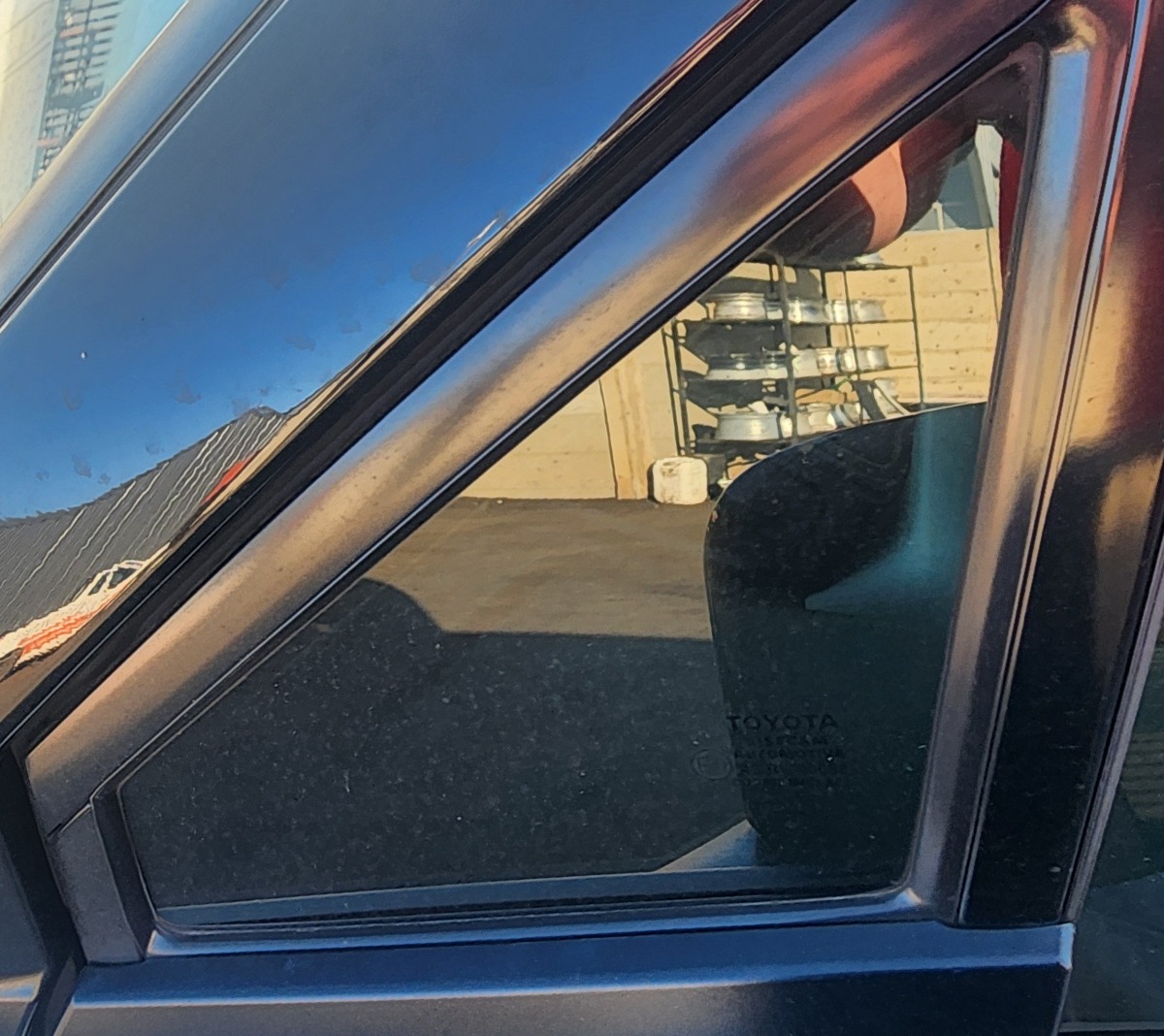 C-HR LEFT FRONT DOOR QUARTER VENT