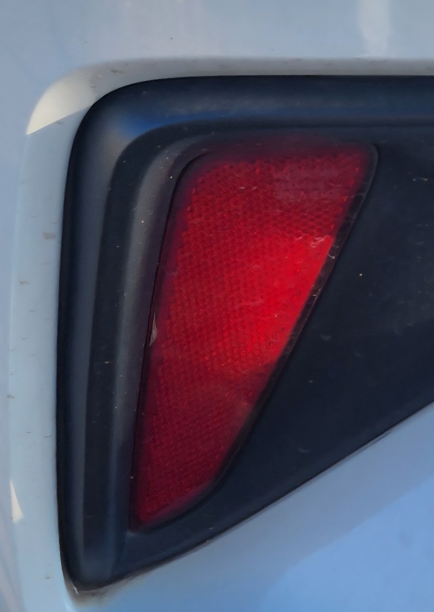 C-HR LEFT REAR REFLECTOR