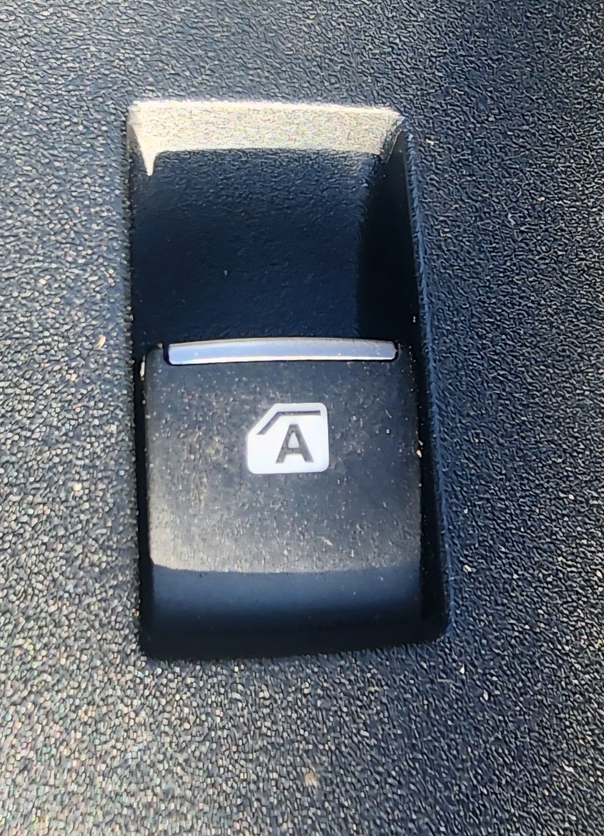 C-HR RIGHT REAR WINDOW SWITCH