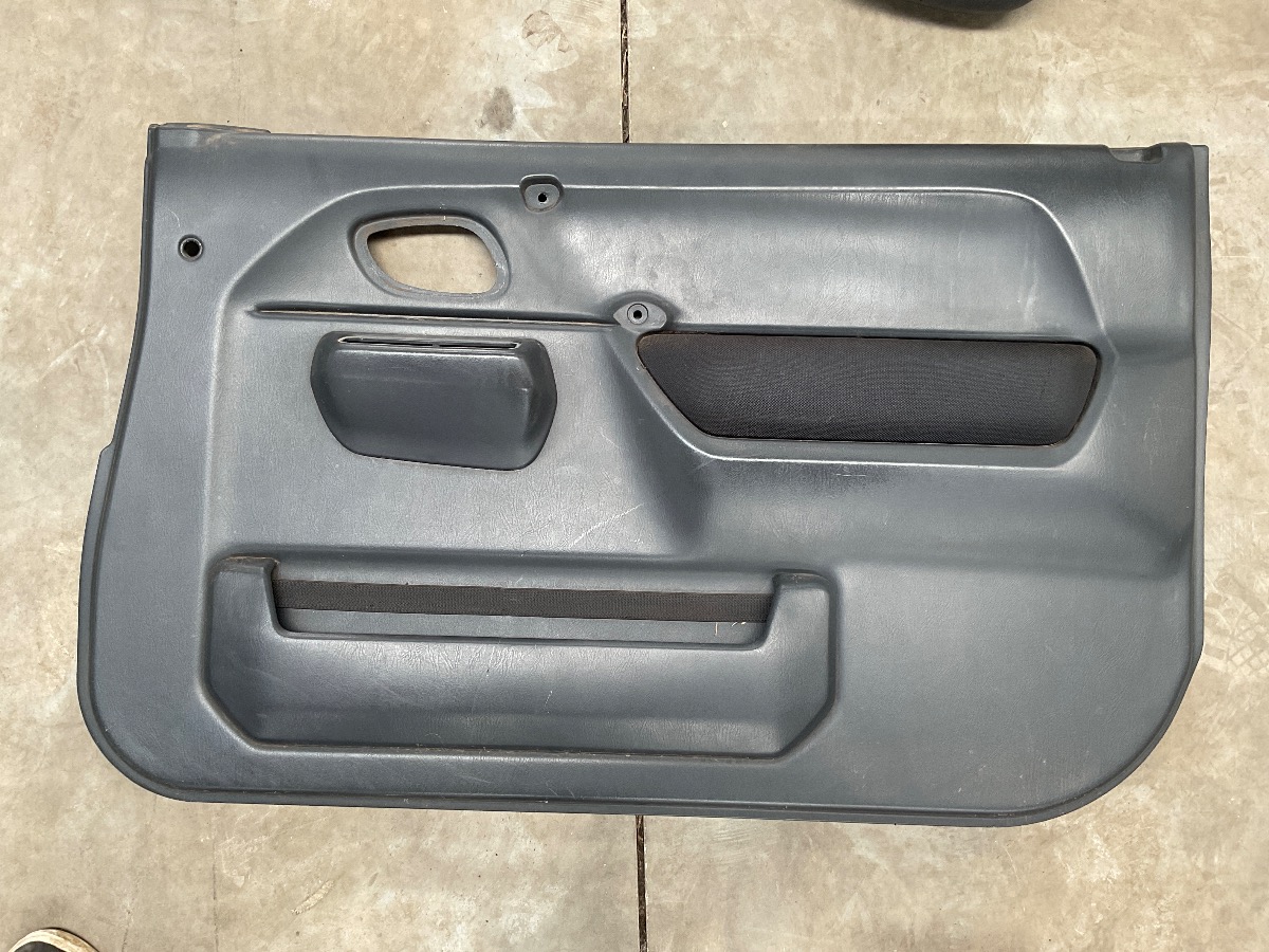 JIMNY 1.3 FRONT RIGHT DOOR PANEL