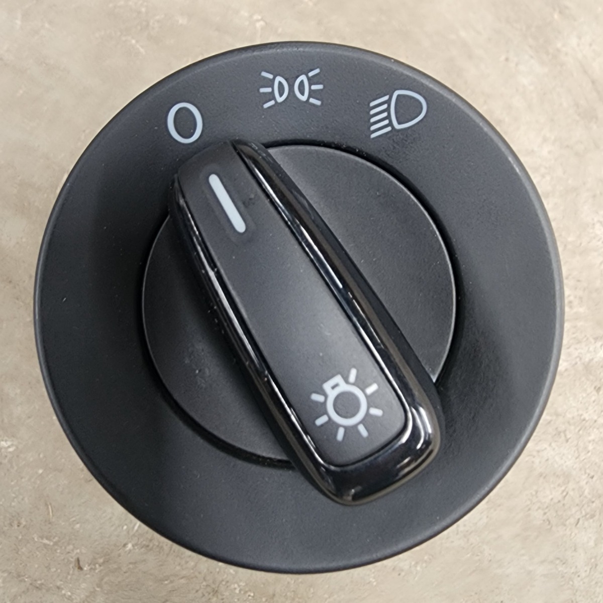 POLO 3/VIVO HEADLIGHT SWITCH