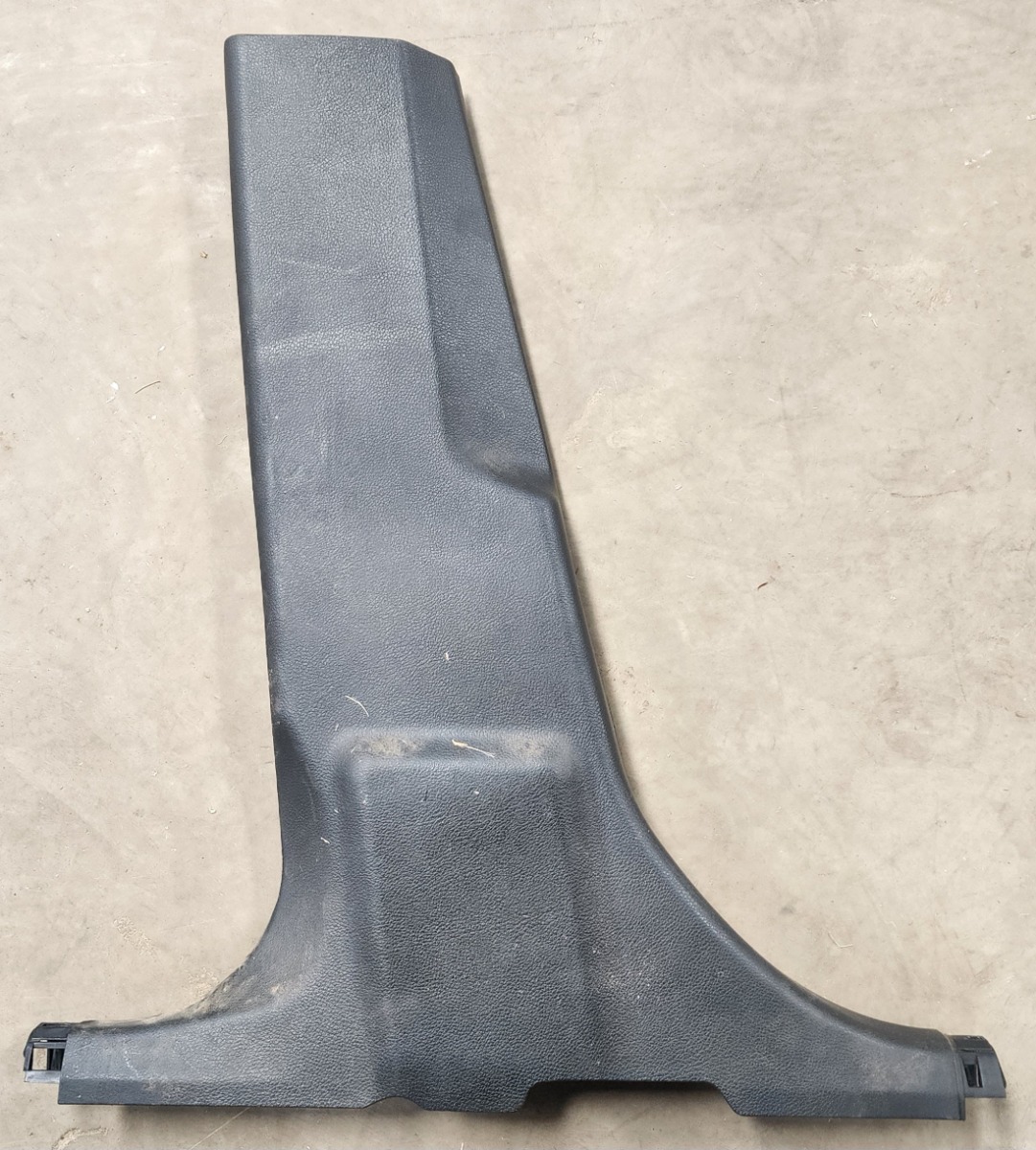 STARLET LEFT B-PILLAR TRIM