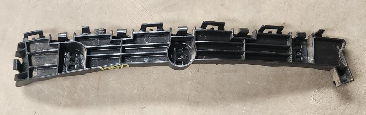 STARLET RIGHT REAR BUMPER BRACKET