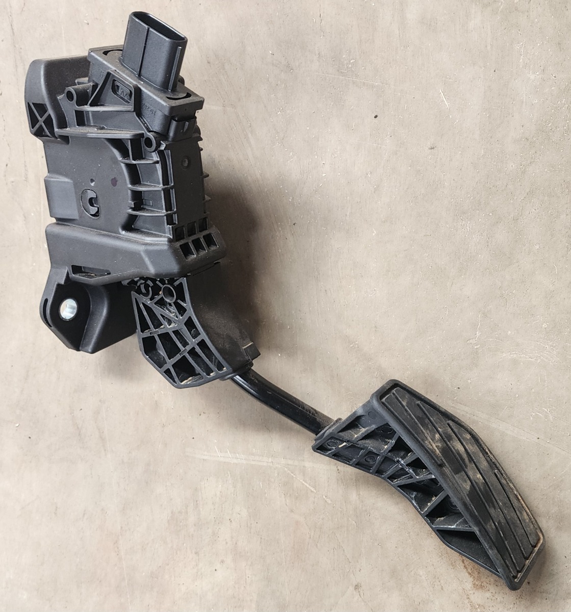 STARLET ACCELERATOR PEDAL