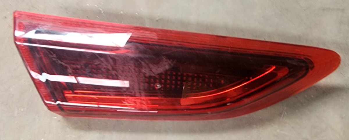 STARLET LEFT INNER TAILLIGHT