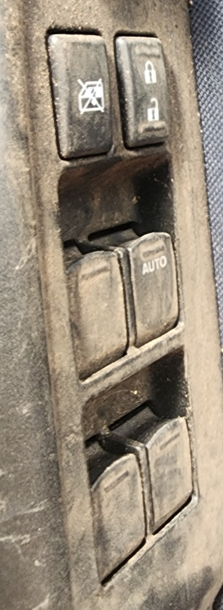 STARLET DRIVER DOOR SWITCH