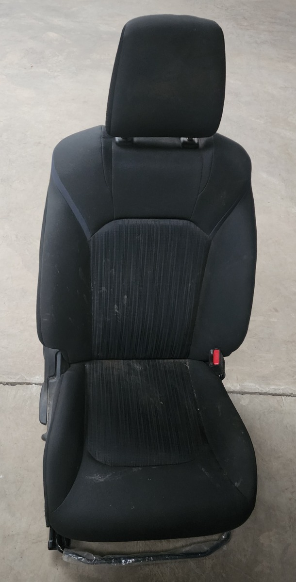 STARLET RIGHT FRONT SEAT