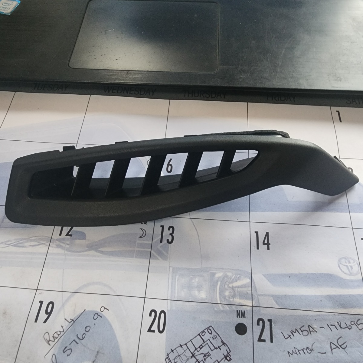 C-HR LEFT DASH VENT UPPER