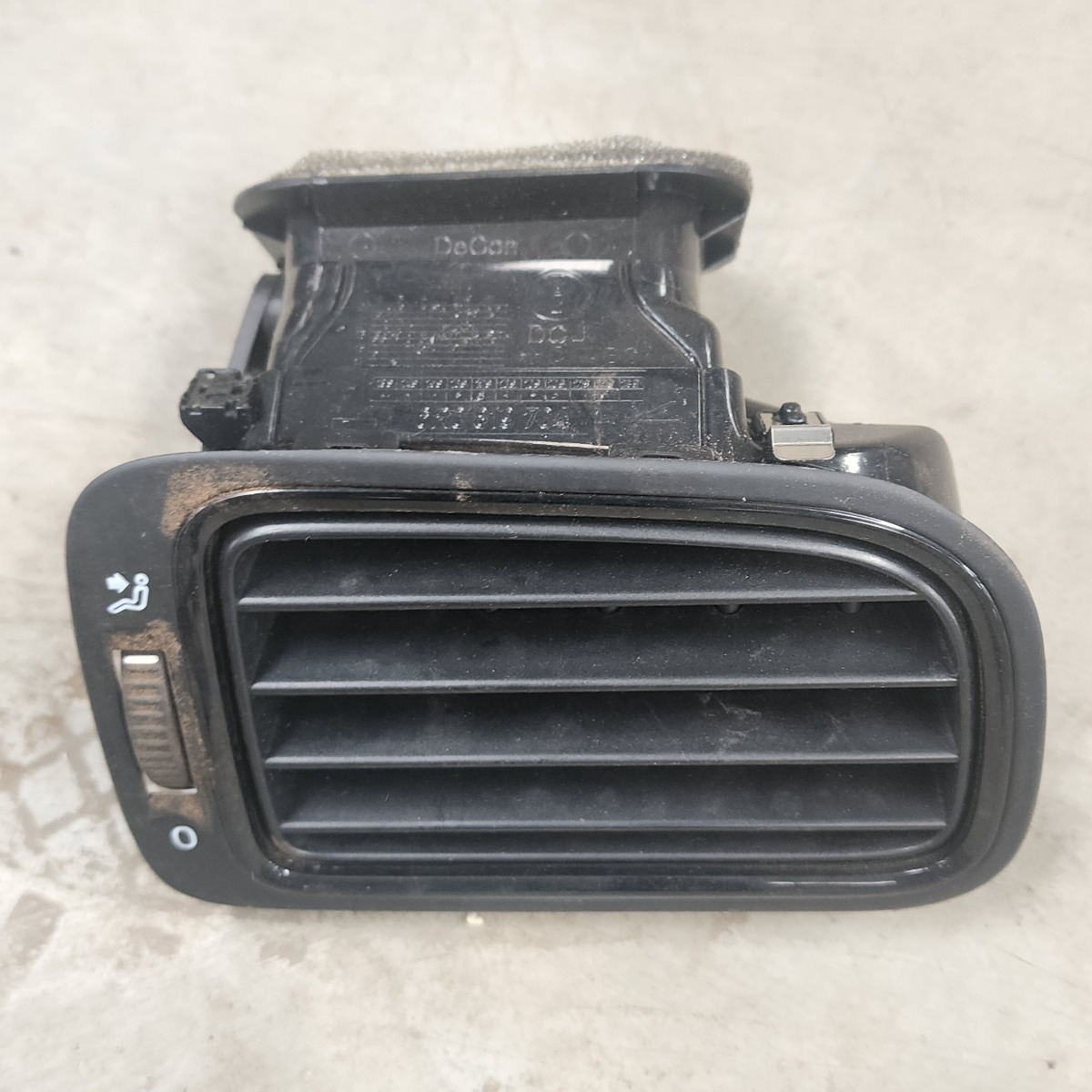 Polo Vivo MK2 Dashboard Air Vent – Right