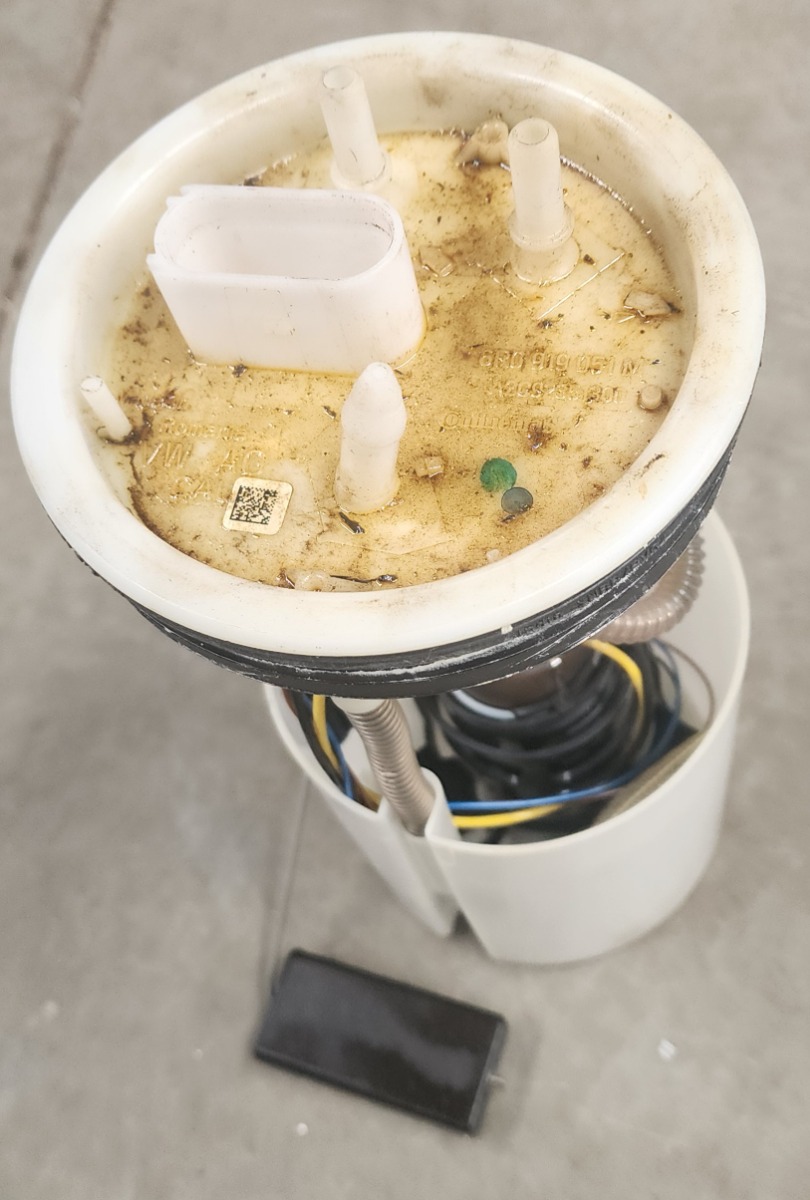 POLO VIVO MK2 FUEL PUMP UNIT