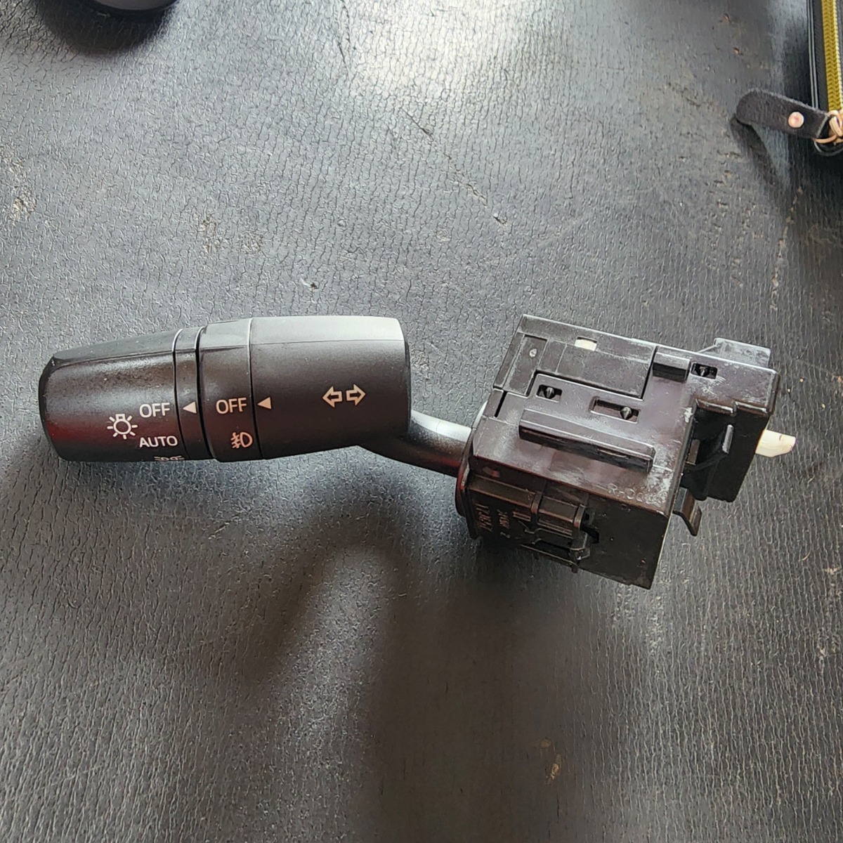 3 HEADLAMP SWITCH