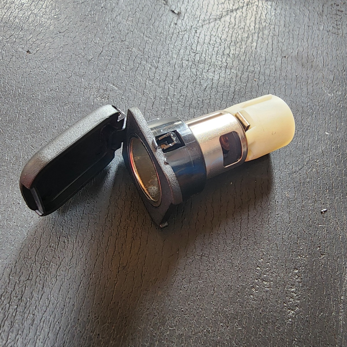 3 CHARGER SOCKET