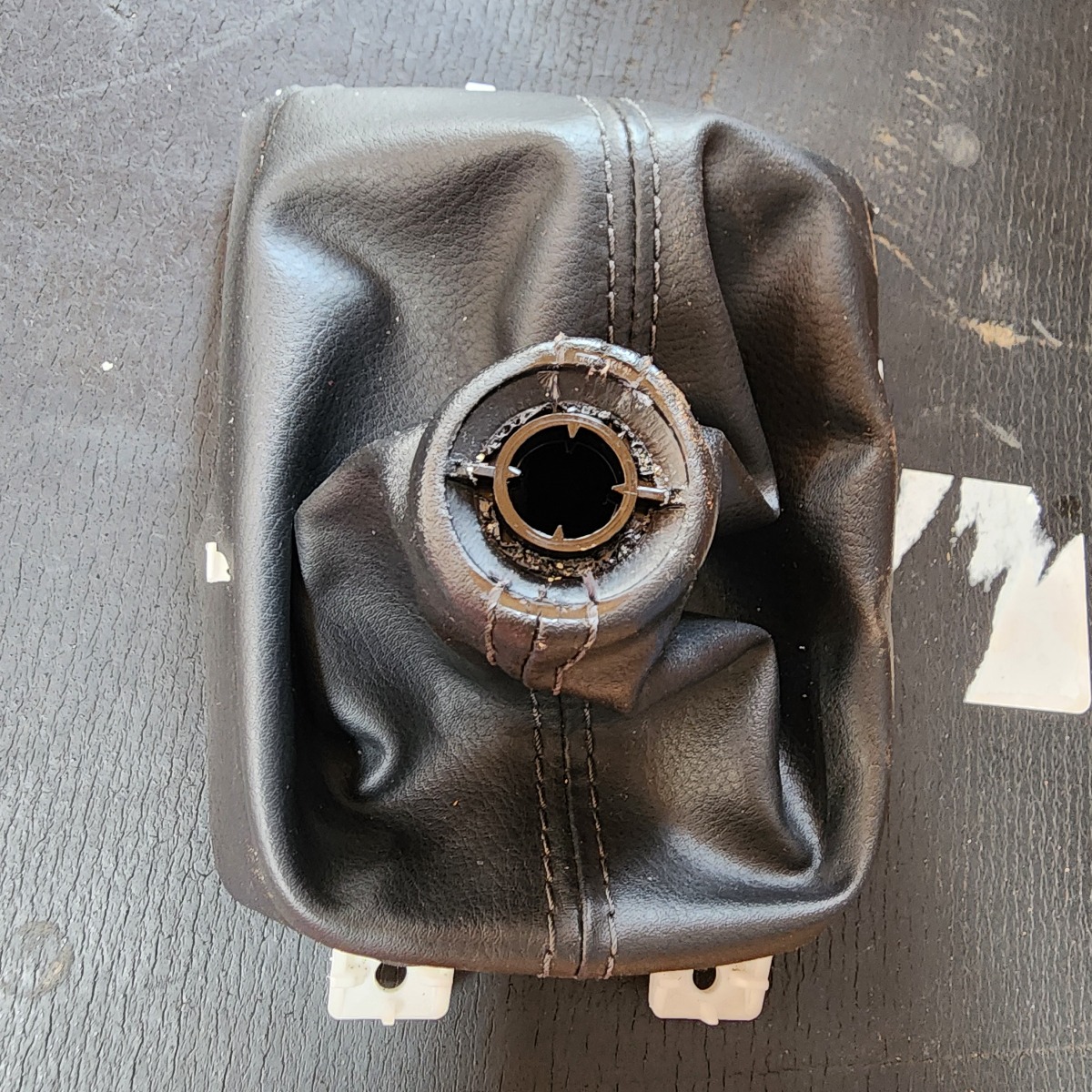 3 GEAR LEVER BOOT