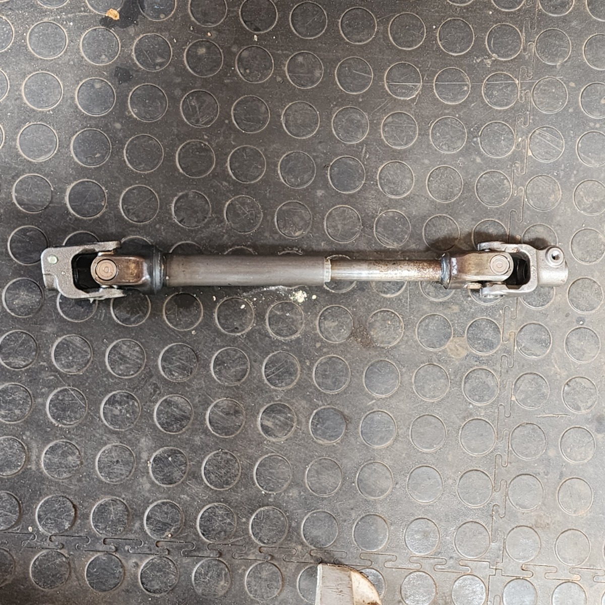 3 UNIVERSAL STEERING JOINT
