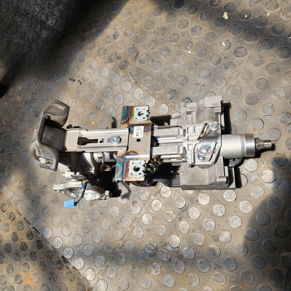 3 STEERING COLUMN