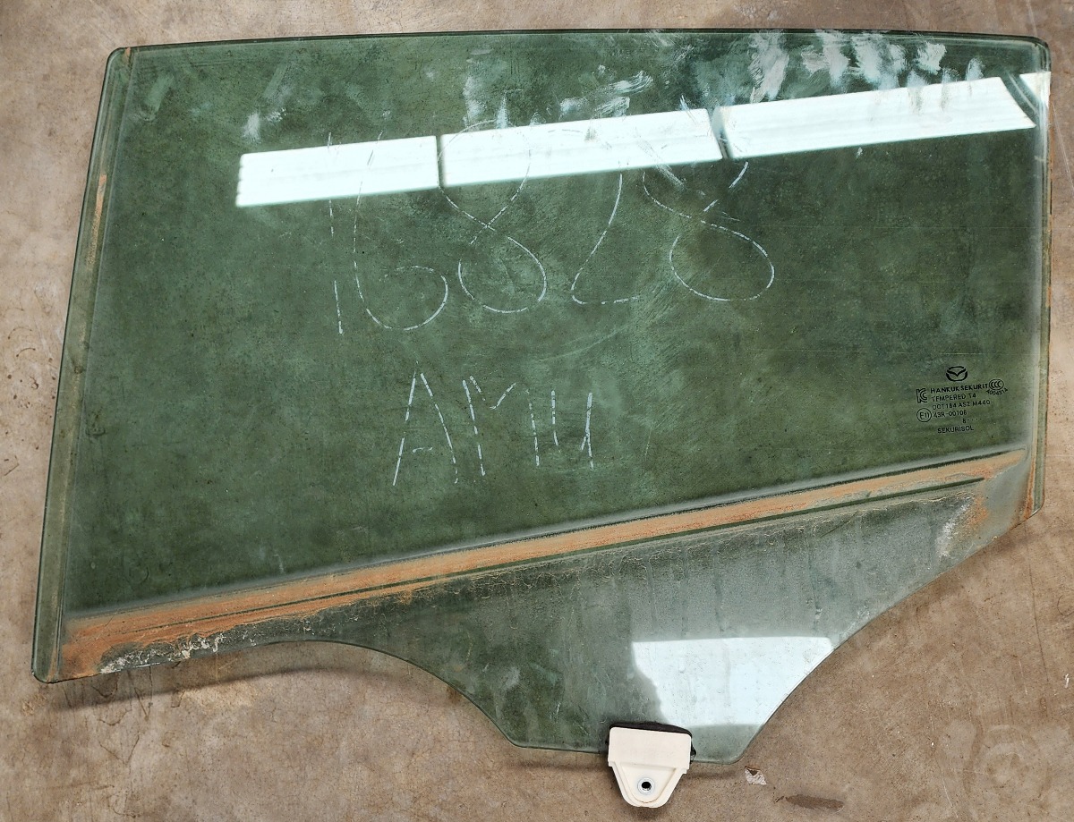 3 LEFT REAR DOOR GLASS