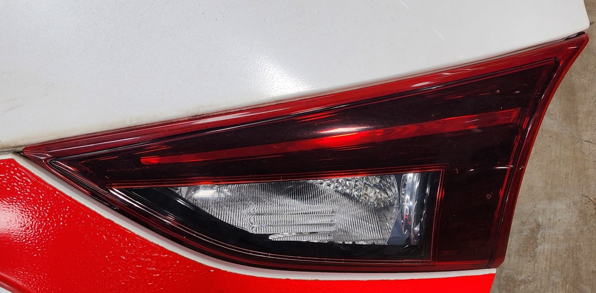 3 RIGHT INNER TAIL LIGHT