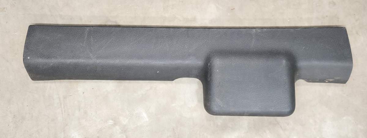SWIFT RIGHT FRONT DOOR SCUFF