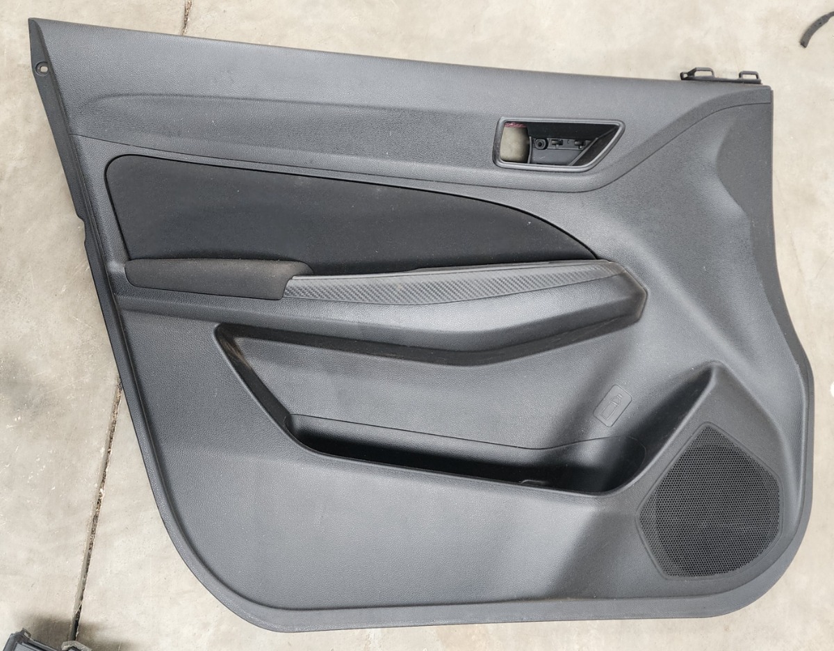 SWIFT LEFT FRONT DOOR PANEL